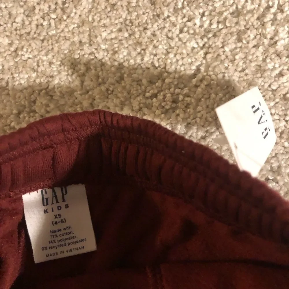 New set of 2 Gap Kids Maroon and Black Jogger Pants boy size XS 4-5 NWT